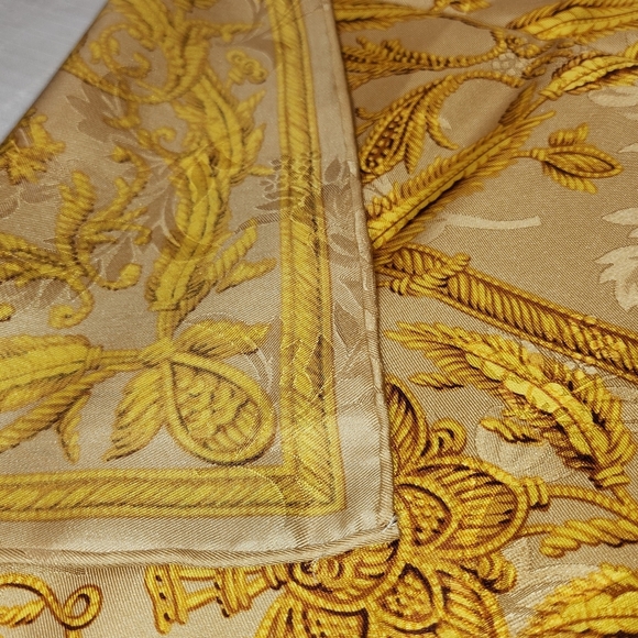Nina Ricci Gold scarf ✨️ 💛 - Picture 3 of 14
